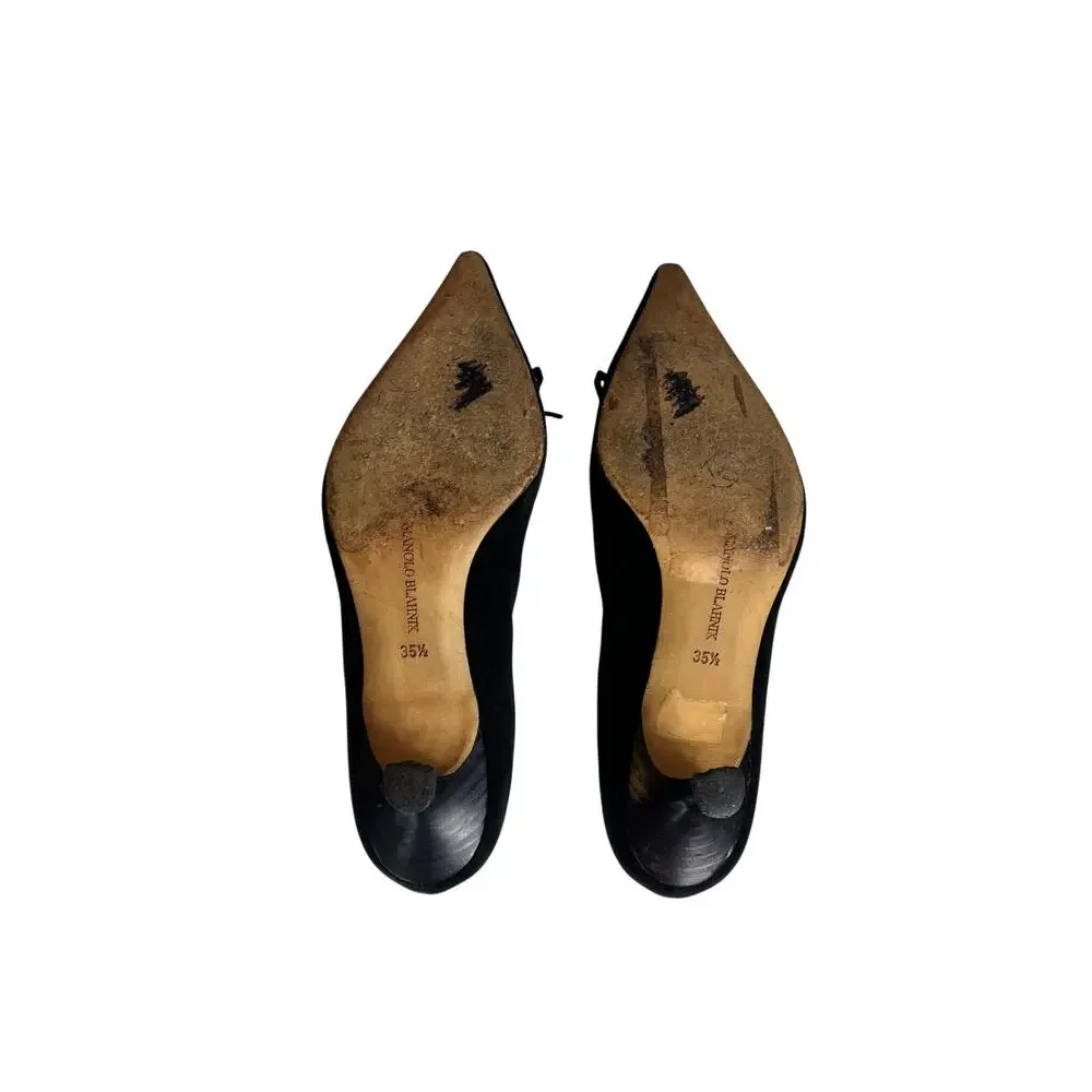 Vintage Manolo Blahnik Black Suede Bow Pumps Pointed Toe Kitten Heels 35.5